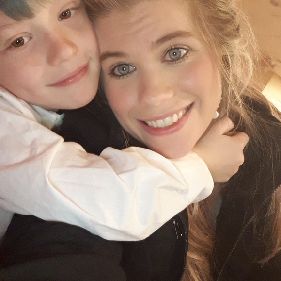 Meet your Posher, Leah - Picture 8 of 8